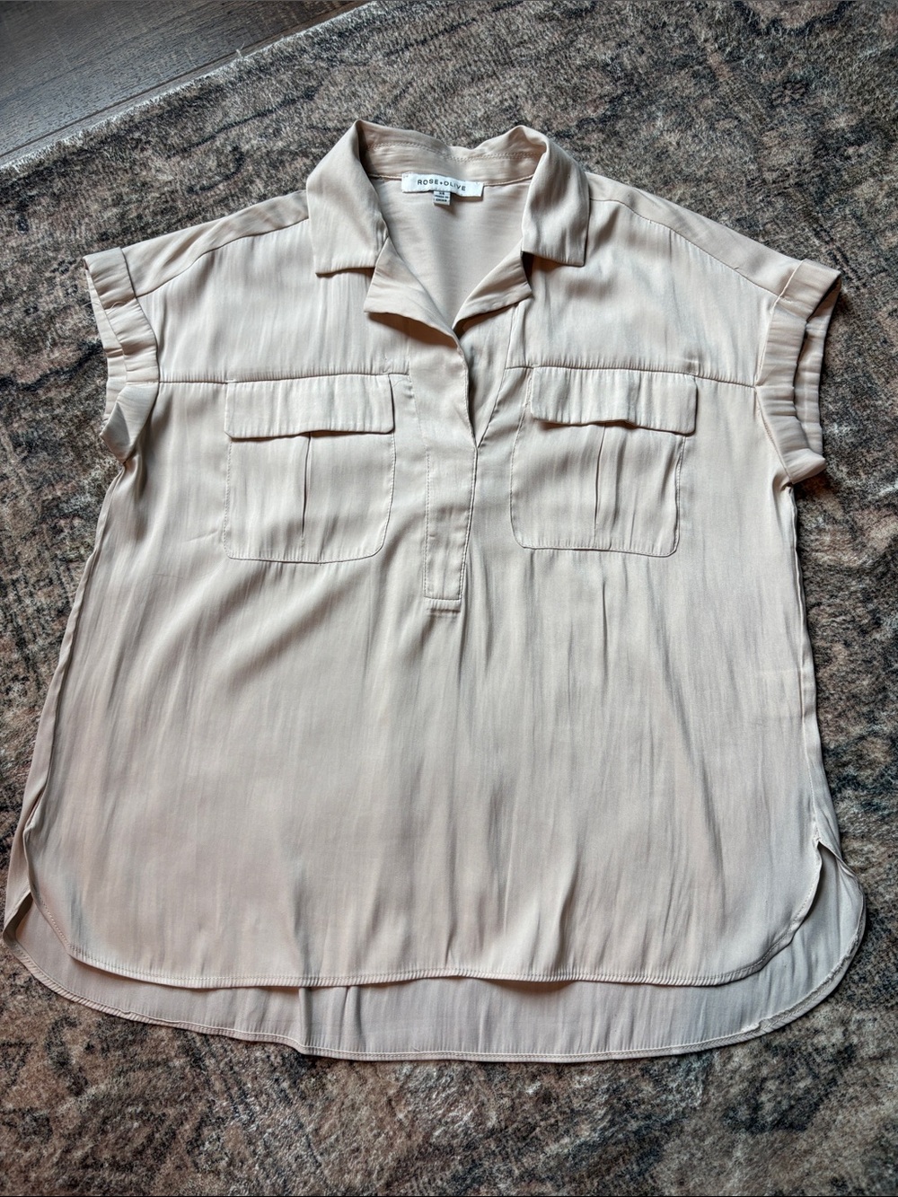 Rose & Olive Neutral Cream Short Sleeve Top